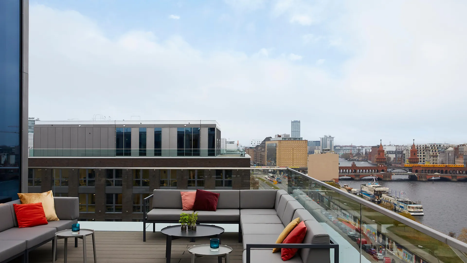 Hotel Indigo Berlin - East Side Gallery